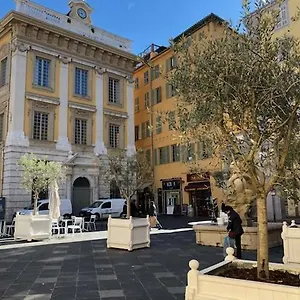 https://4-rue-guigonis.fr-provencehotel.com